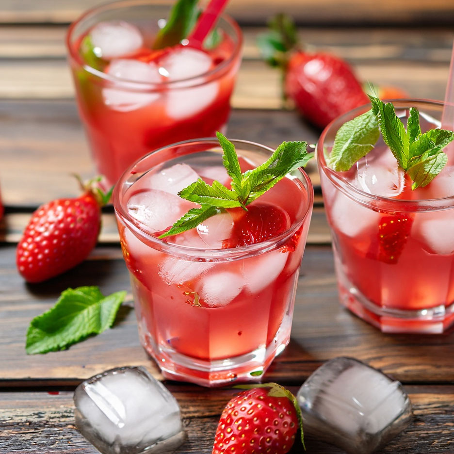 Strawberry mint drinks with ice.